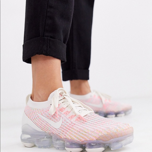 πΈ Nike Vapormax flyknit 2019 pastel pink shoes - Picture 2 of 9